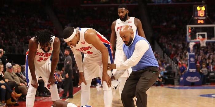 15, 蓝鹰中场核心伤退恐缺阵数周  